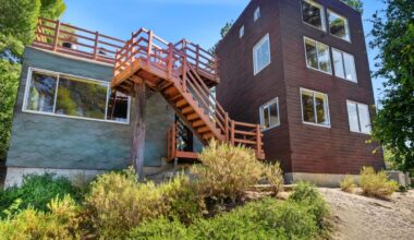 Inside an early Gehry residence hitting the market for $1.7M | News