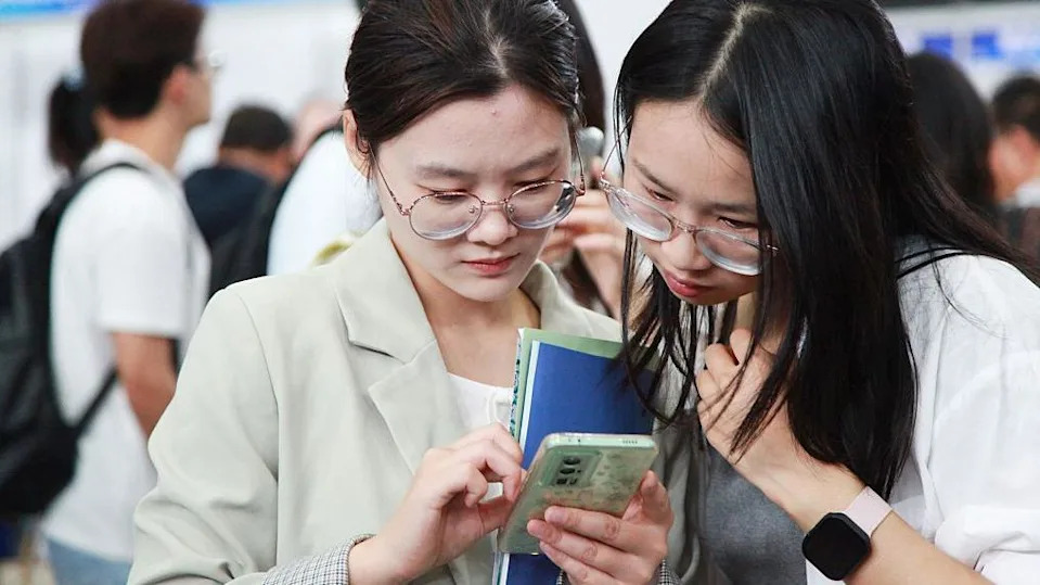 Job seekers look for opportunities at a job fair majorly for overseas returnees and PhD holders in Nanjing in east China's Jiangsu province Saturday, Sept. 20, 2025.