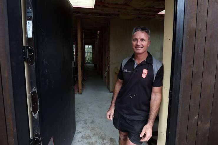 OneRoof gets an exclusive tour of a once-derelict home on Seaview Road, in Auckland's Remuera. Video / Fiona Goodall