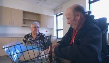 Former Chch hospital patient celebrates 20 years volunteering in mailroom
