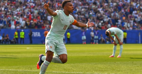 France beat Morocco 2-0 to reach World Cup semifinals