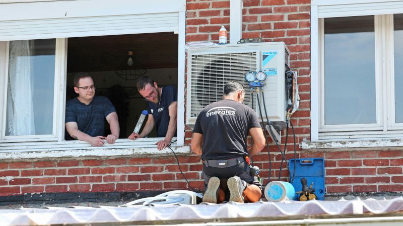 Too ugly, too noisy, too… American? France’s great air con debate