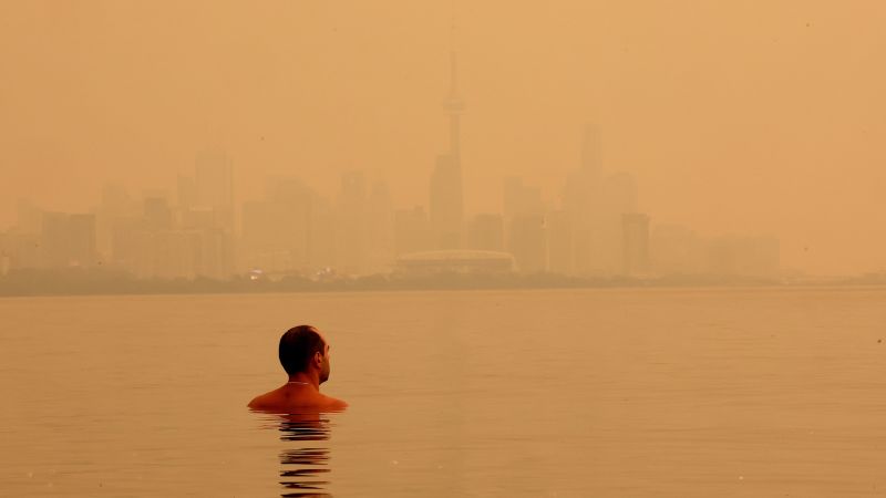 Smoke from Canadian wildfires moves into US, impacting air quality