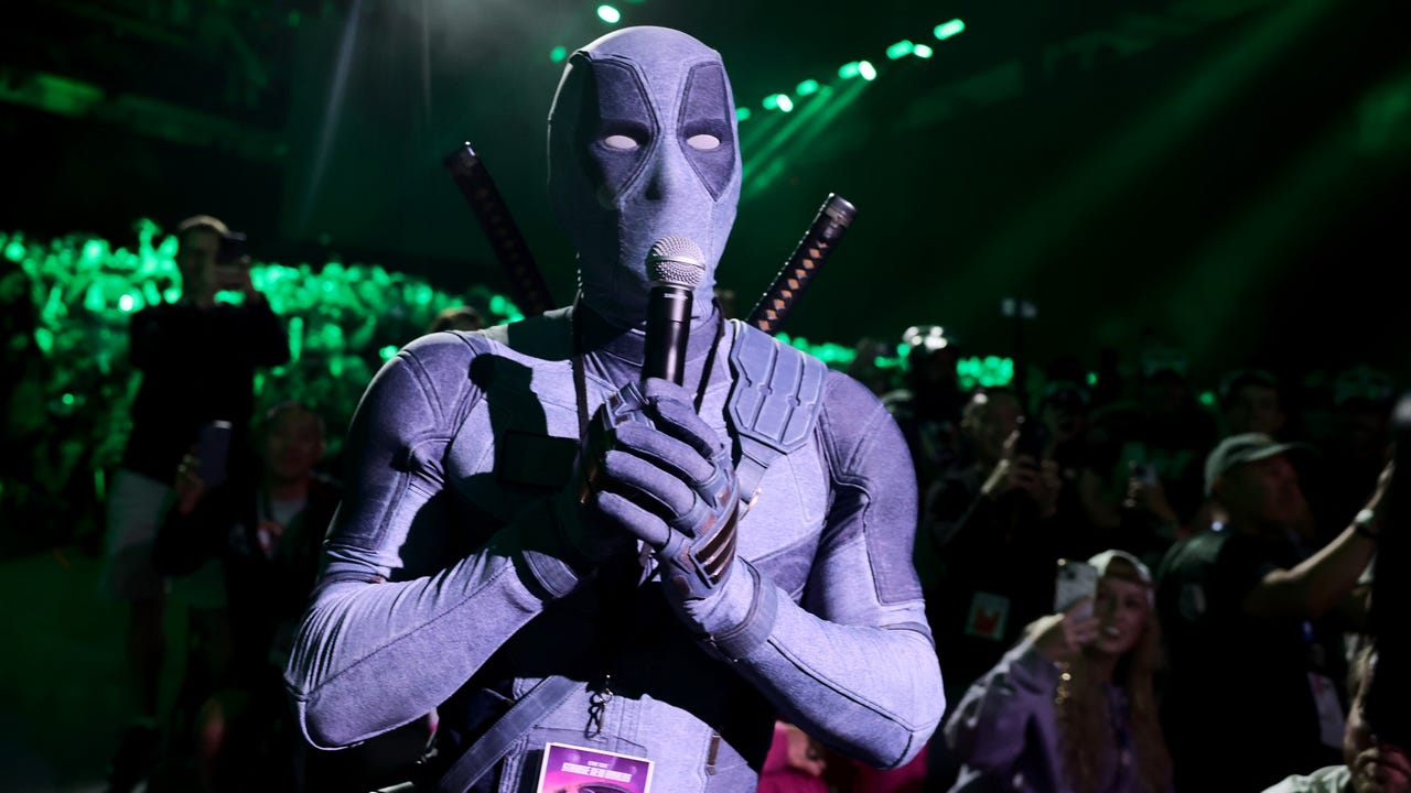 Ryan Reynolds Says His New Monochrome Deadpool Suit is Actually Colored 'Jean Grey', Just Hours Ahead of Spider-Man: Brand New Day Premiere