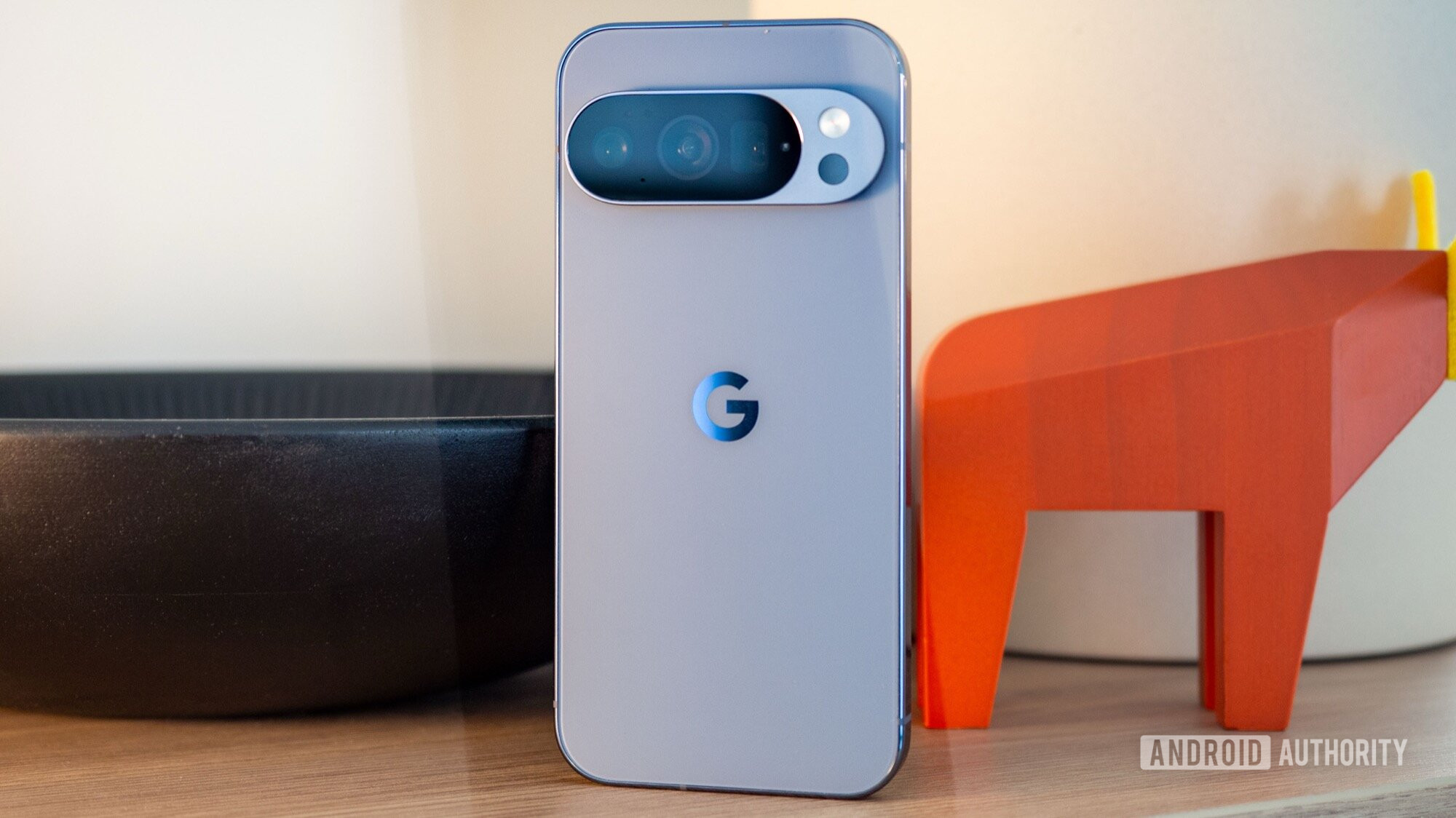 google pixel 10 pro back moonstone 1