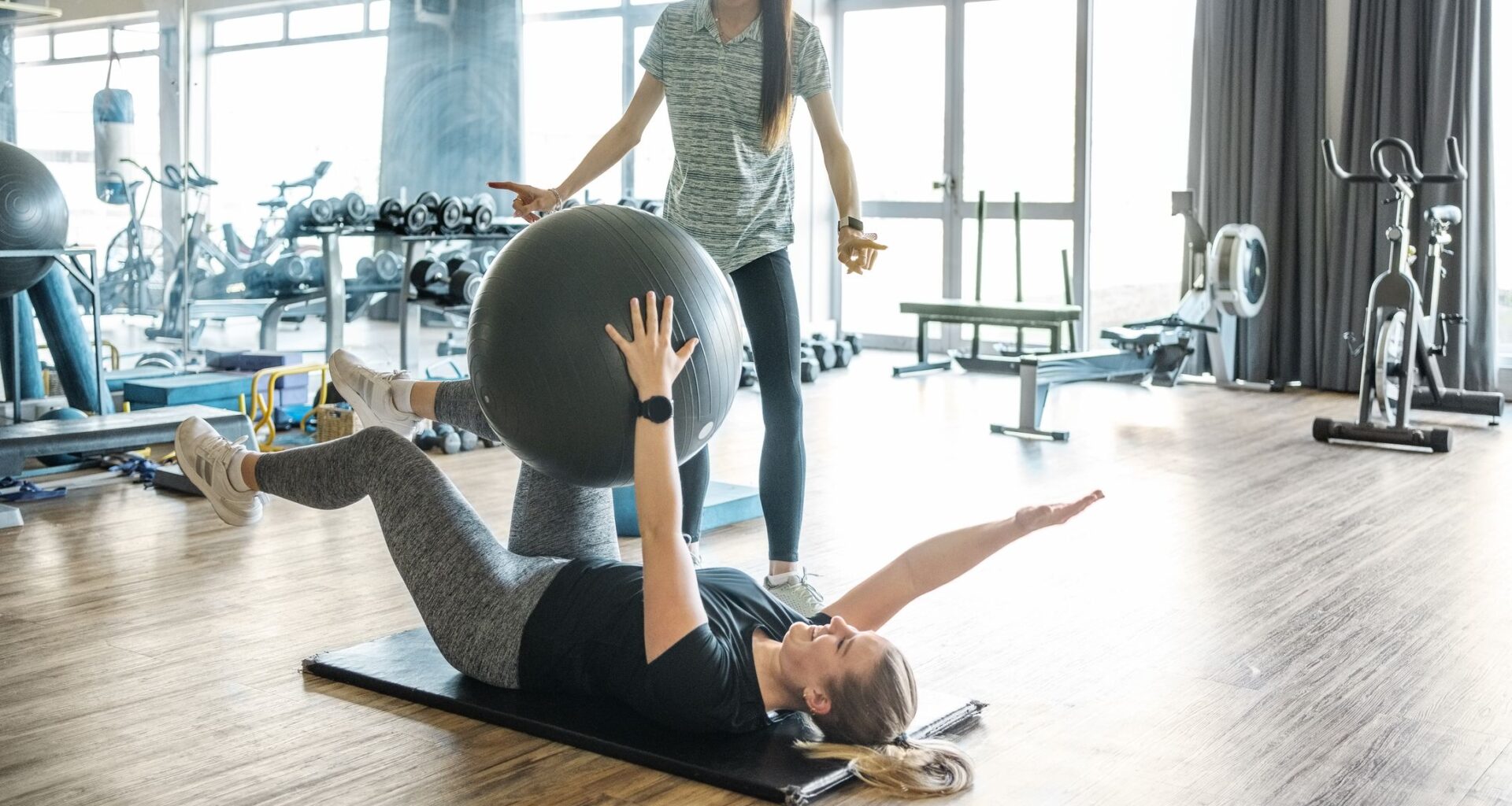 I’m a personal trainer who works with seniors, and this is the one core exercise I think people in their 30s and 40s should do more often for healthy aging