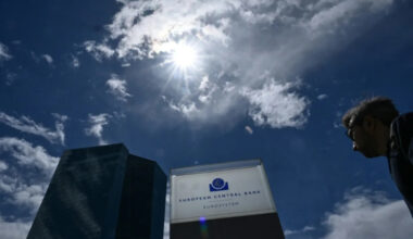 New Mideast fighting puts eurozone rate-setters on alert