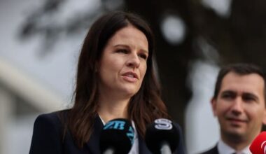 What documents show about Immigration NZ's botched $35m project