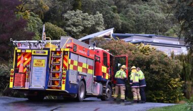 Peninsula slip: Property issued dangerous building notice