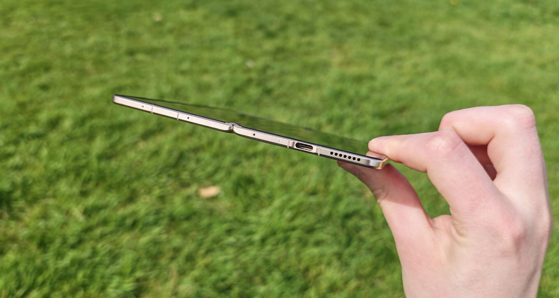 Honor Magic V6 review: the battery life and durability king
