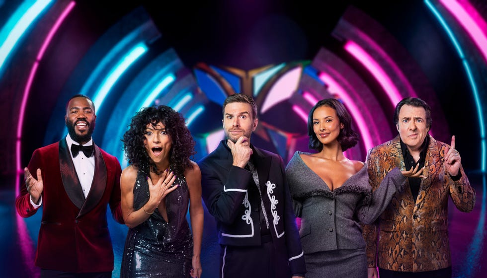 mo gilligan, davina mccall, joel dommett, maya jama and jonathan ross in The Masked Singer 2026 mo gilligan, davina mccall, joel dommett, maya jama and jonathan ross in the masked singer 2026