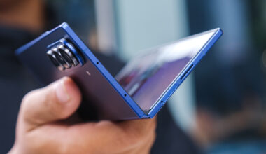 7 Of The Best Foldable Phones, According To Consumer Reports