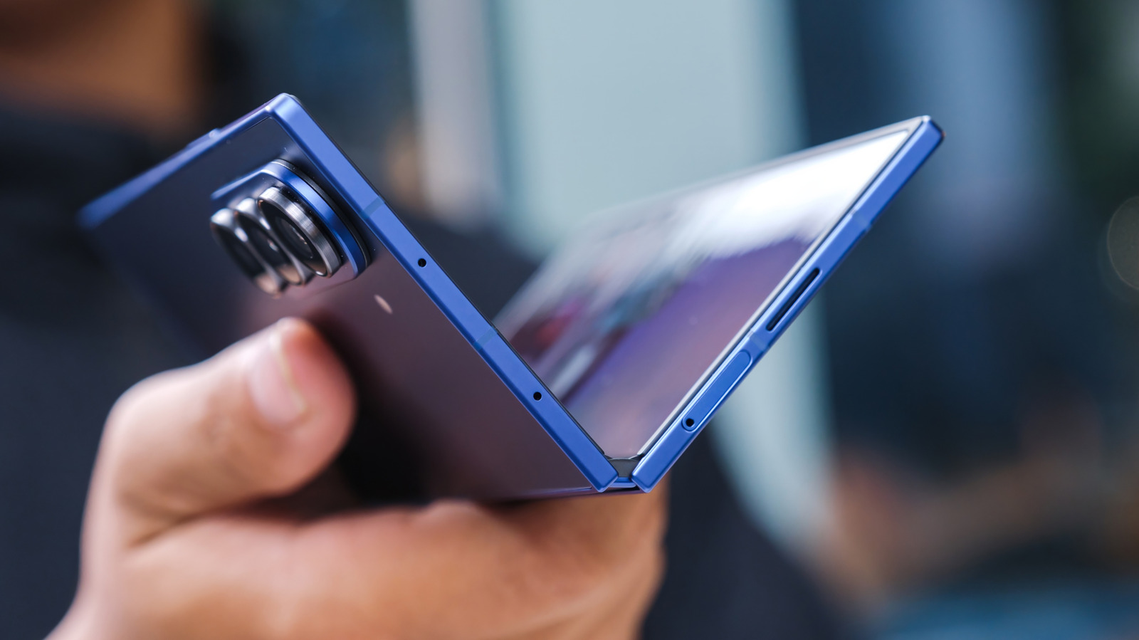 7 Of The Best Foldable Phones, According To Consumer Reports