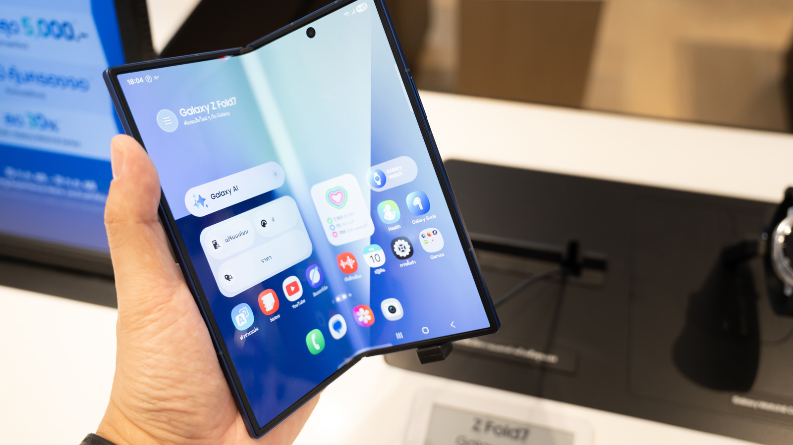 4 Common Foldable Phone Problems Owners Complain About