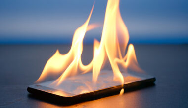 9 Easy Ways To Cool Down Your Phone Without Turning It Off