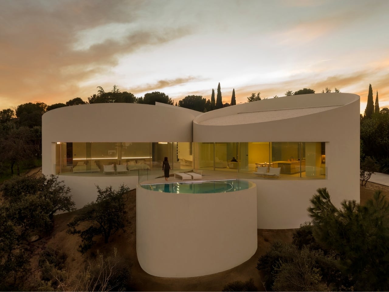 The Madrid House Built From 5 Interlocking Cylinders
