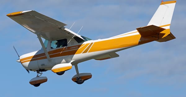 Argentine flight instructor jumps from plane during lesson
