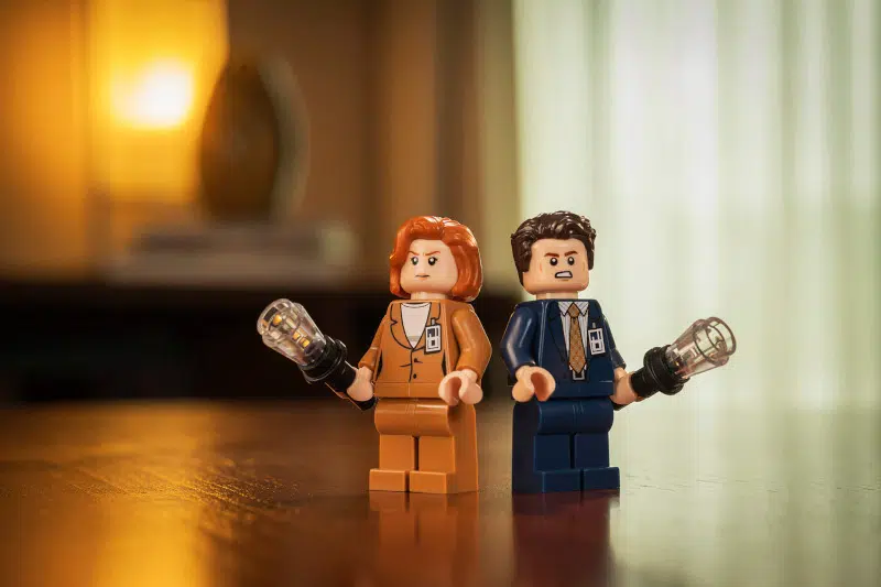 Details of the LEGO the X Files set