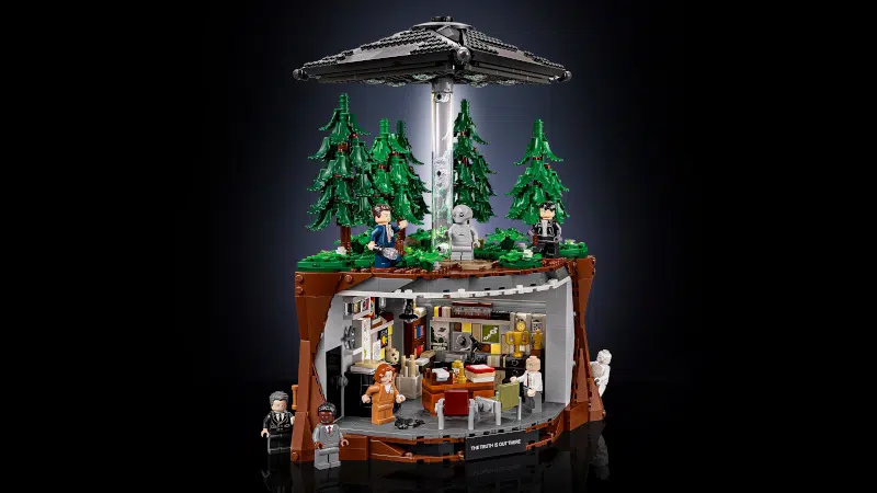 Details of the LEGO the X Files set