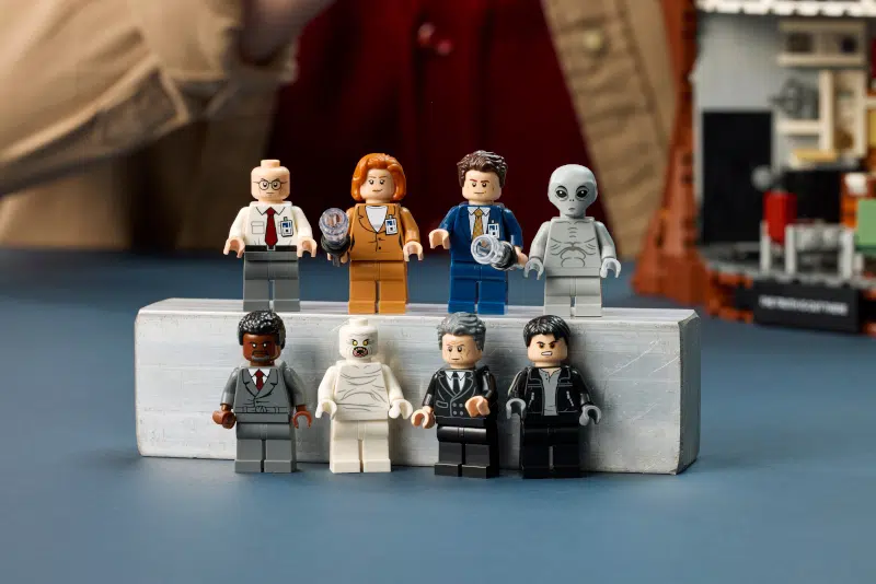 Details of the LEGO the X Files set