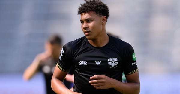 Kiwi youngster secures big move from Phoenix to English Championship