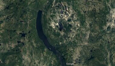 Man May Have Discovered Ancient Asteroid Crash Site While Browsing Google Maps suspicious pit