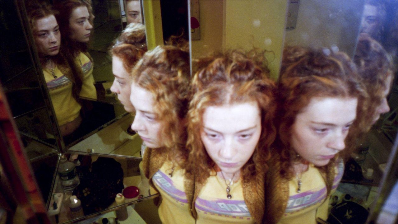 Melissa Auf der Maur Unveils First New Music in 16 Years