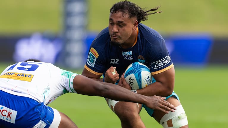 Loose forward Semisi Tupou Ta'eiloa.