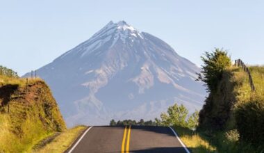 Tourists warned after multiple near-misses at Mt Taranaki photo spot