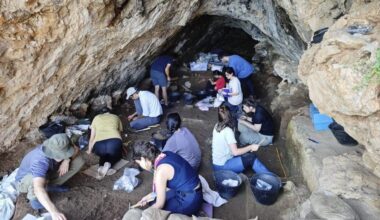 Neanderthals and Homo sapiens shared culture for over 20,000 years, cave study suggests