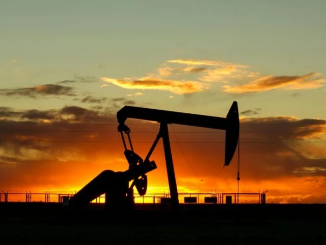 oil and gas sector photo file