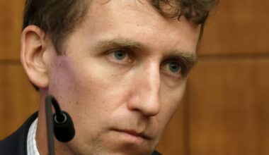 Police describe US father's horror as he realises wife killed their kids