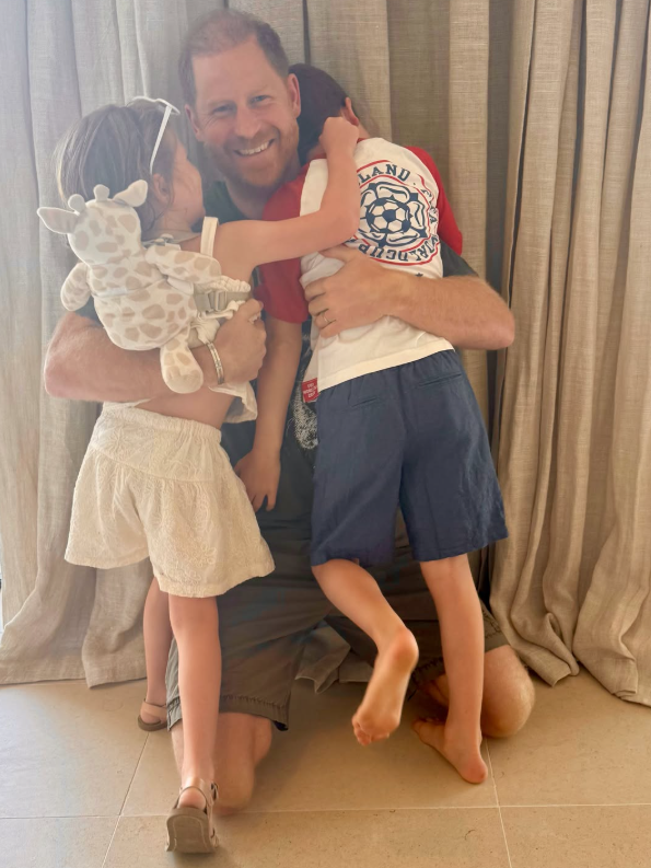 A source close to Harry said he could not bring Meghan and the children because his request for publicly funded security had been rejected (Photo: Instagram) הנסיך הארי ומייגן מרקל