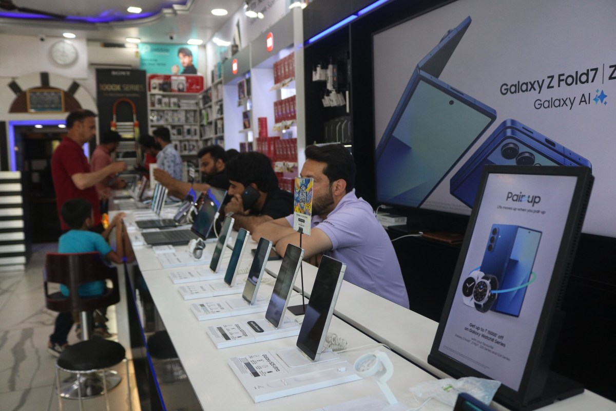 AI-driven memory crunch jolts India's smartphone market