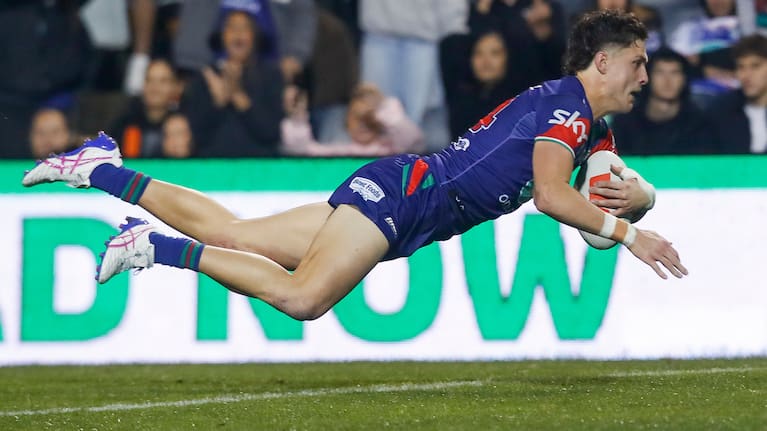 Samuel Healey dives in to score. Wests Tigers v One NZ Warriors.
