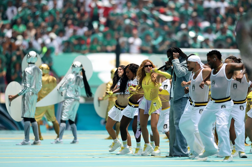 Shakira & Burna Boy’s ‘Dai Dai’ No. 1 Global Excl. U.S. Second Week