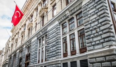 Central Bank of Turkey stays on hold, citing geopolitics | snaps