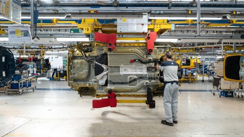 Italian industrial production posts a small contraction in May | snaps