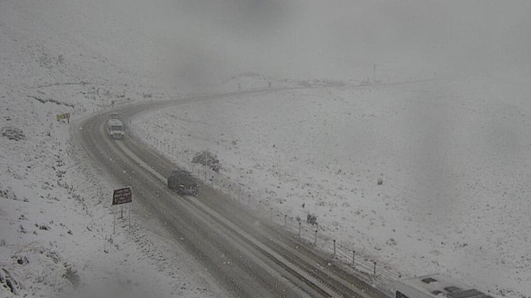 Snowfall on SH8 Lindia Pass.