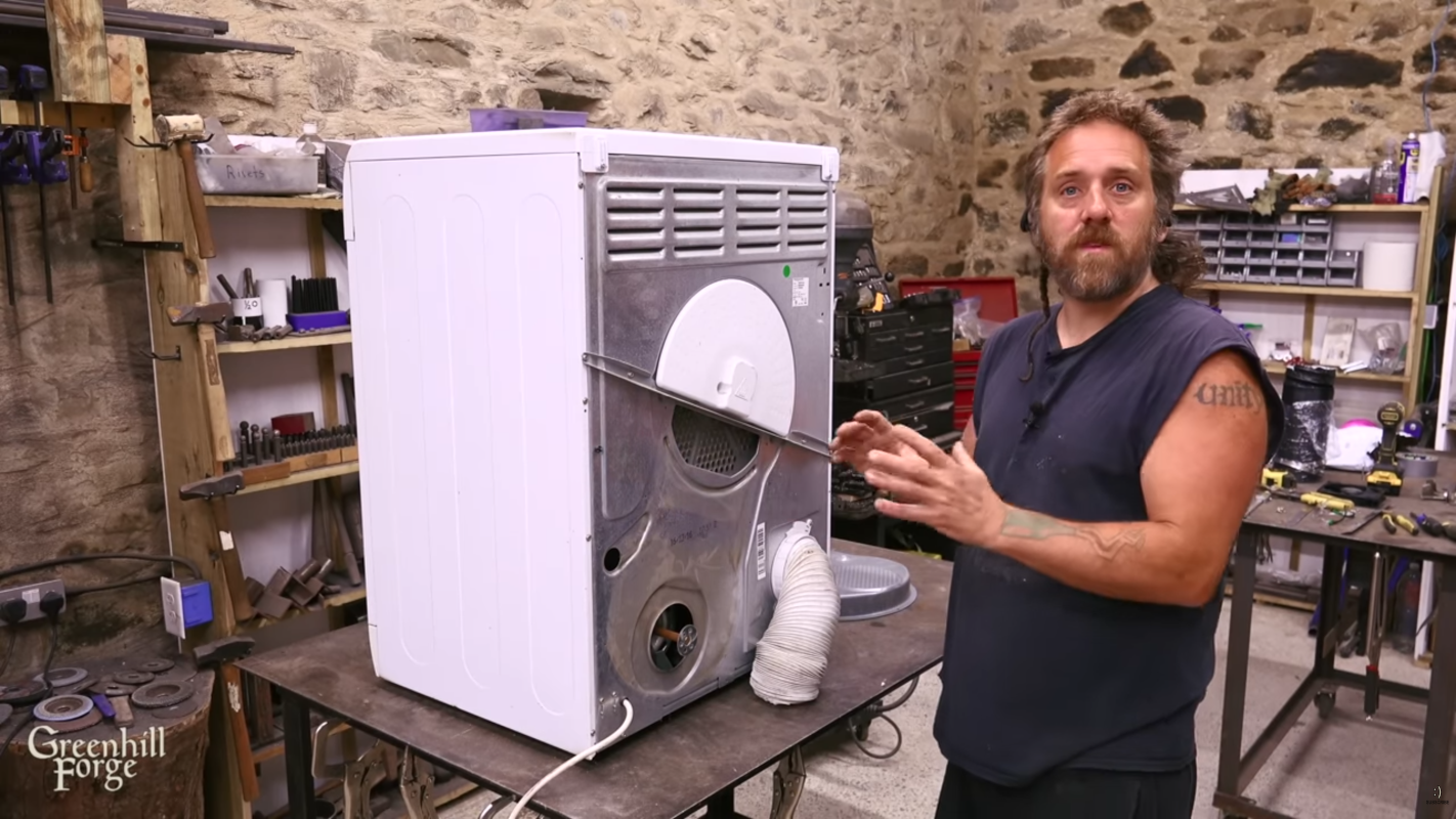 Using Solar Air Heating To Dry Clothes
