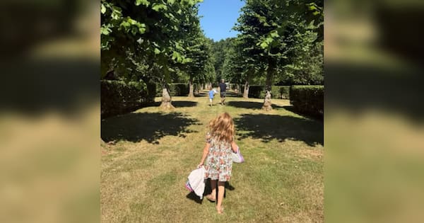 Harry and Meghan visit Diana’s childhood home with Archie and Lilibet