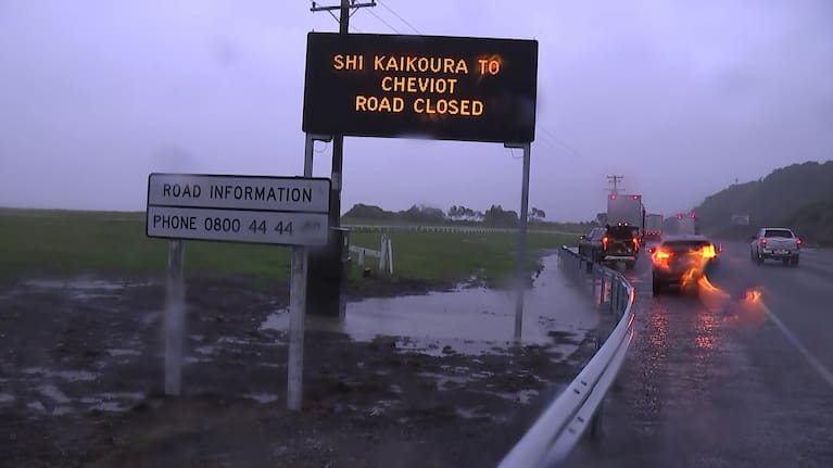 State Highway 1 closes between Kaikōura and Cheviot.