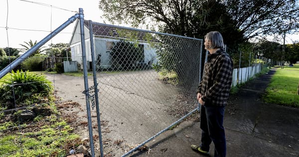 Auckland residents say Kāinga Ora ghost homes attract illegal dumping