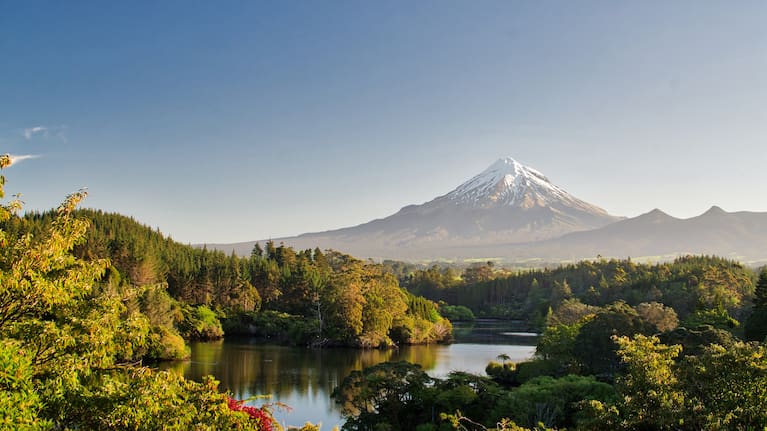 Taranaki Maunga / Mount Taranaki.