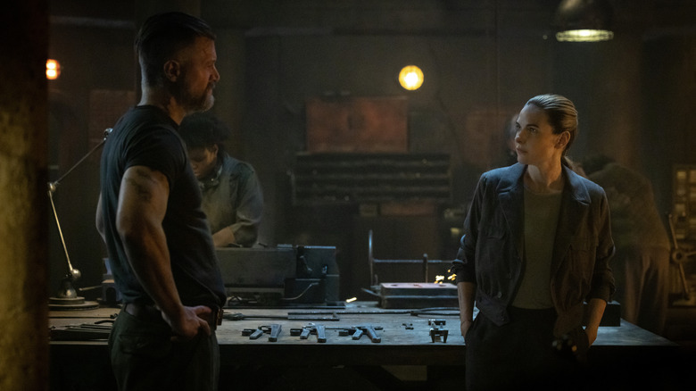 Juliette arguing with Knox in Silo