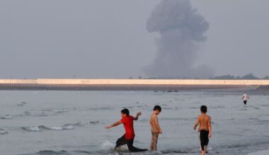 Trump says US will reinstate Hormuz blockade, charge for safe passage