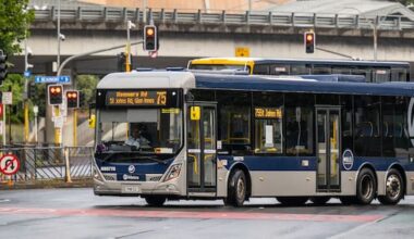Fine weather and students help lift Auckland buses to record usage