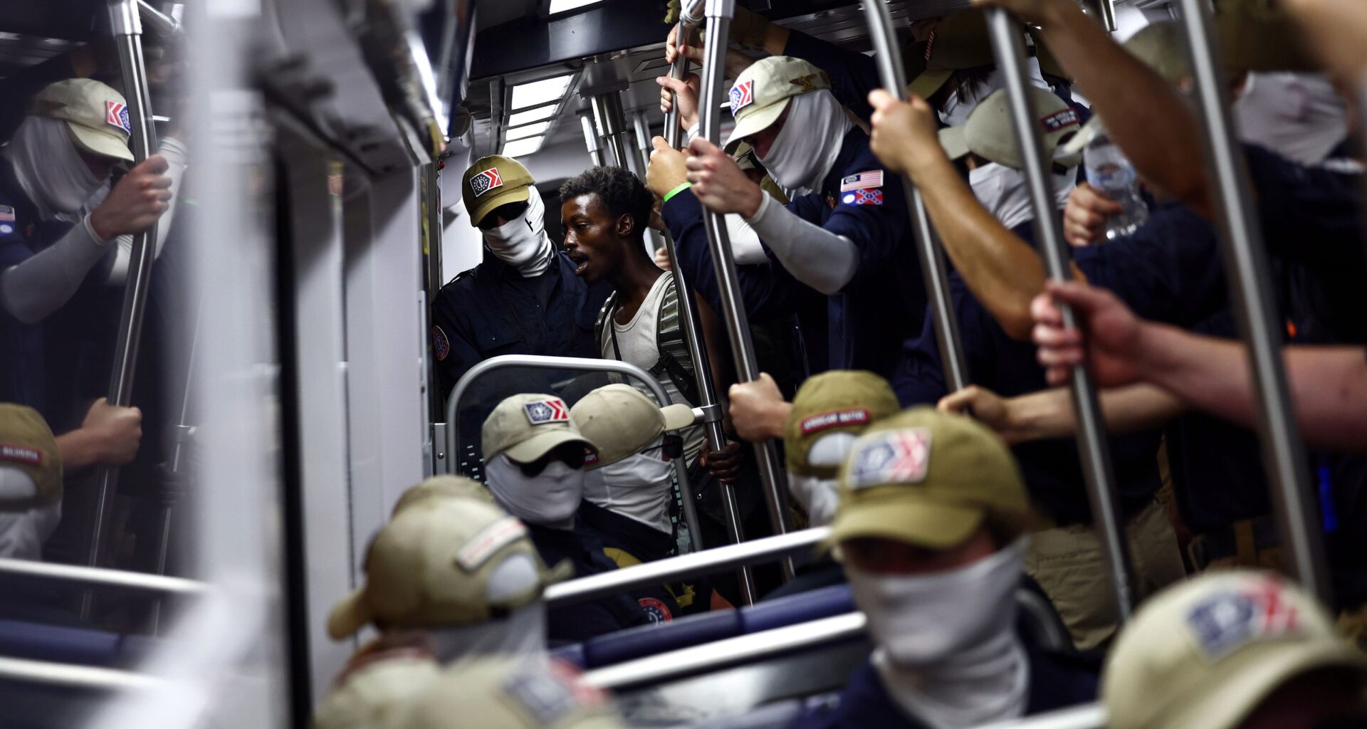 A viral photo on the subway. A striking aerial view. The top 5 news photos of the week prove the power of contrast in photojournalism