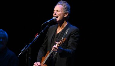LOUISVILLE, KENTUCKY - OCTOBER 27: Lindsey Buckingham performs at The Brown Theatre on October 27, 2022 in Louisville, Kentucky. (Photo by Stephen J. Cohen/Getty Images)