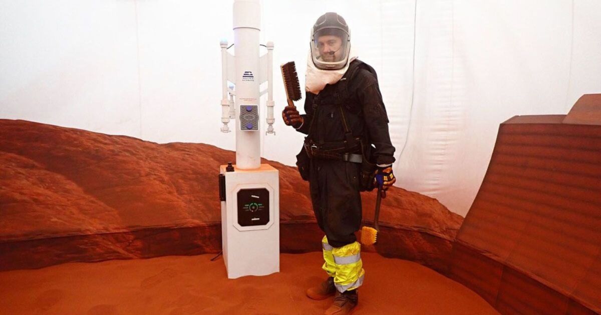 Sick of Earth? NASA recruiting volunteers for yearlong Moon and Mars simulation